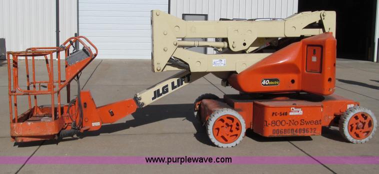 image for item E3737 1998 JLG N40 aerial lift