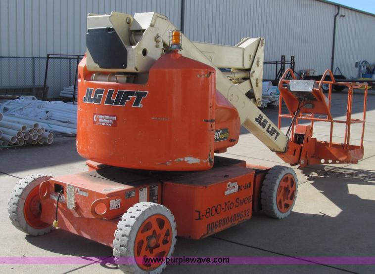 image for item E3737 1998 JLG N40 aerial lift