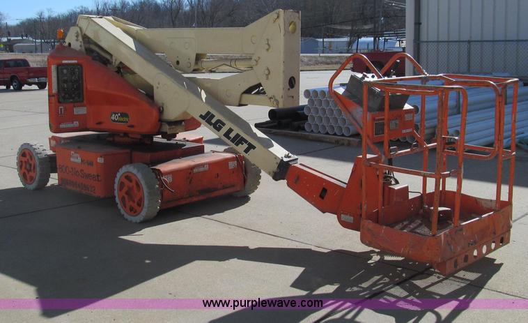 image for item E3737 1998 JLG N40 aerial lift