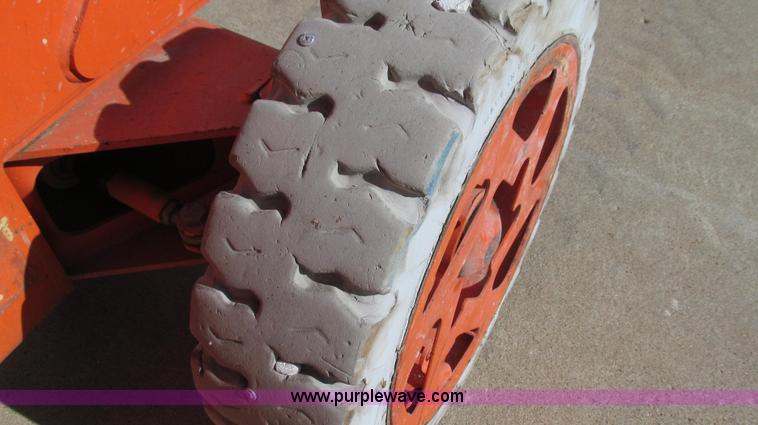 image for item E3737 1998 JLG N40 aerial lift