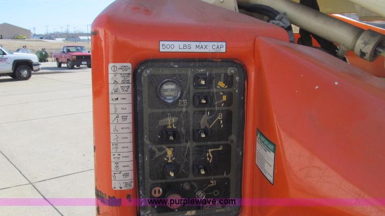 image for item E3737 1998 JLG N40 aerial lift