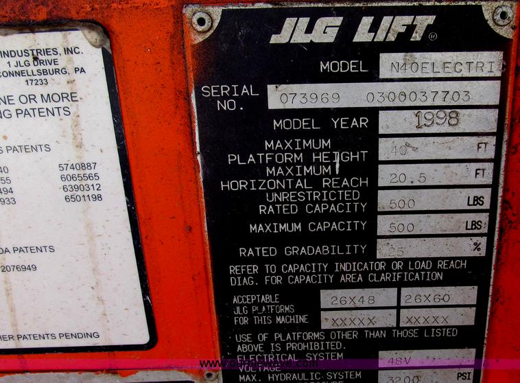 image for item E3737 1998 JLG N40 aerial lift