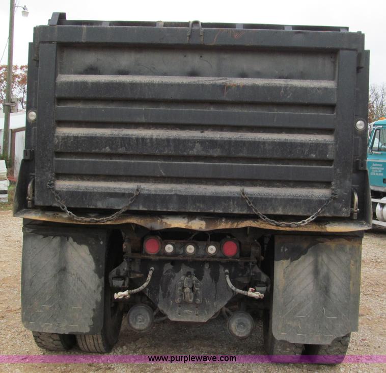 image for item E5704 1988 International 9300 SFA dump truck