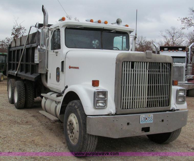 image for item E5704 1988 International 9300 SFA dump truck
