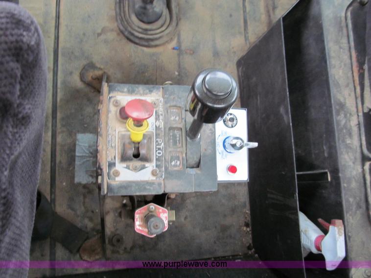 image for item E5704 1988 International 9300 SFA dump truck