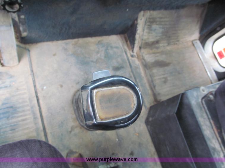 image for item E5704 1988 International 9300 SFA dump truck