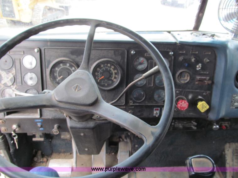image for item E5704 1988 International 9300 SFA dump truck