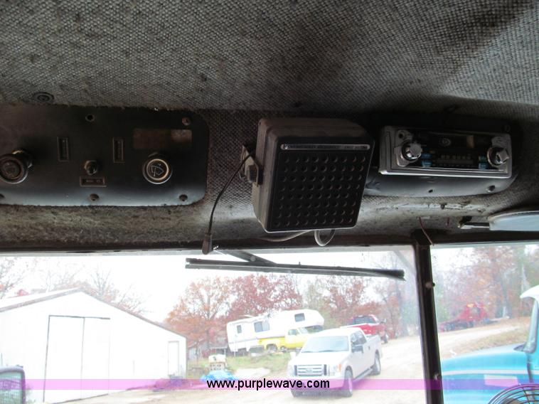 image for item E5704 1988 International 9300 SFA dump truck