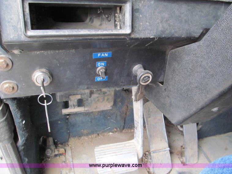 image for item E5704 1988 International 9300 SFA dump truck