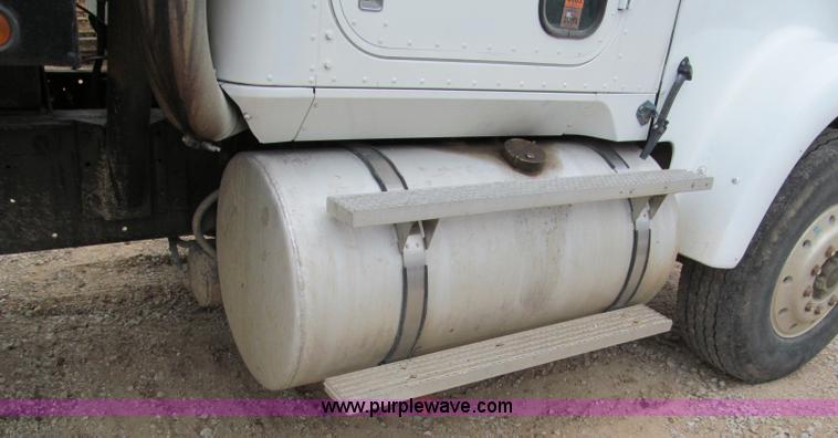 image for item E5704 1988 International 9300 SFA dump truck