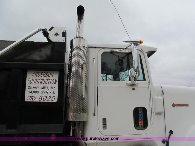 image for item E5704 1988 International 9300 SFA dump truck