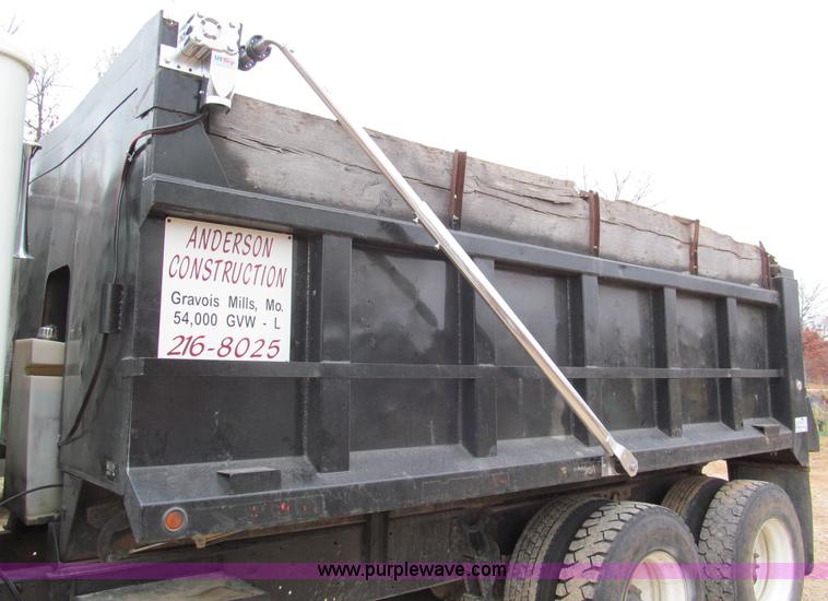 image for item E5704 1988 International 9300 SFA dump truck