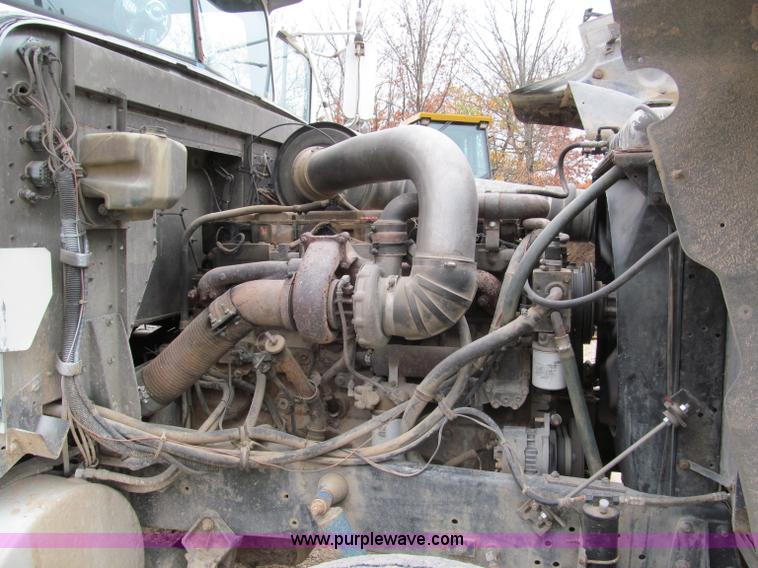 image for item E5704 1988 International 9300 SFA dump truck