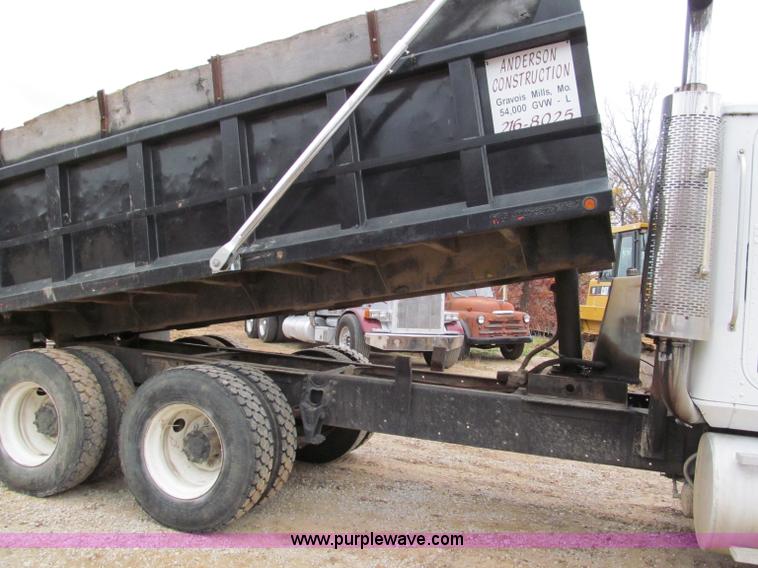 image for item E5704 1988 International 9300 SFA dump truck