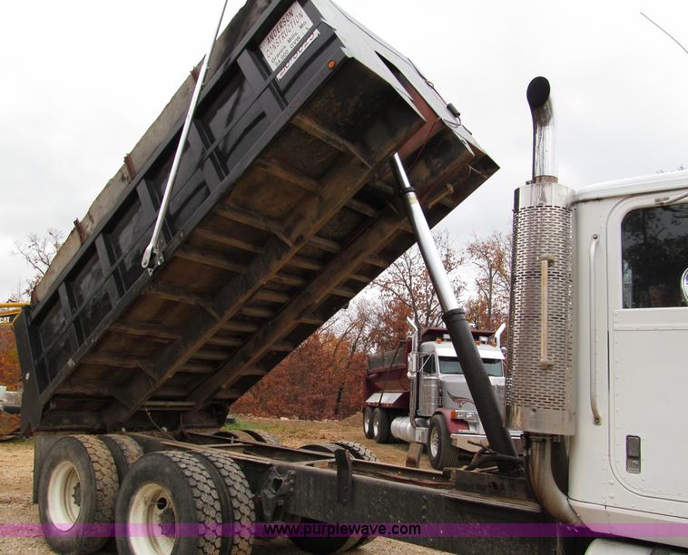 image for item E5704 1988 International 9300 SFA dump truck