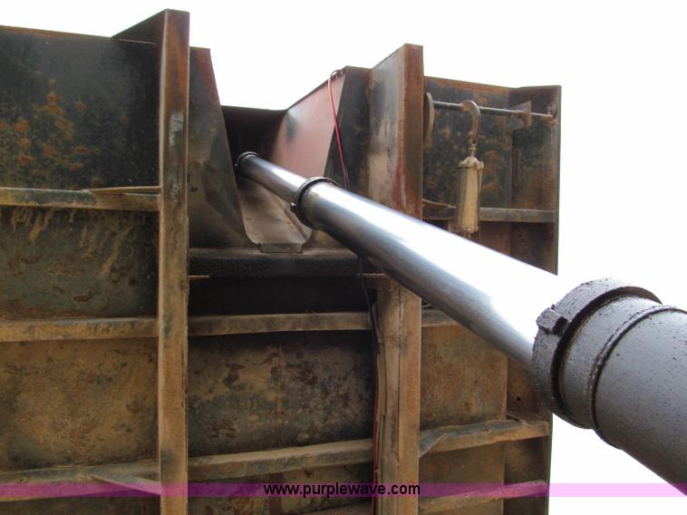 image for item E5704 1988 International 9300 SFA dump truck