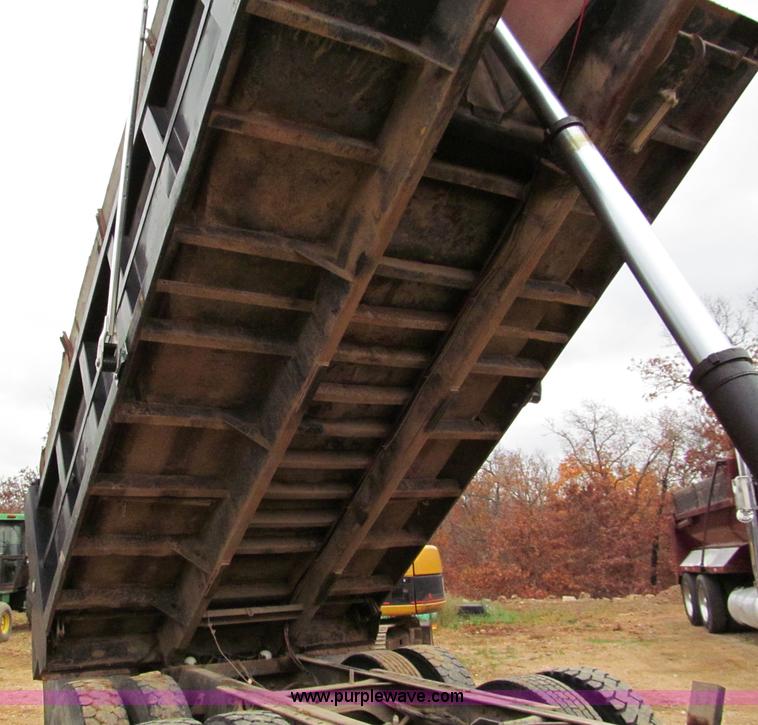 image for item E5704 1988 International 9300 SFA dump truck