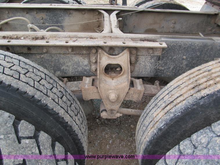 image for item E5704 1988 International 9300 SFA dump truck