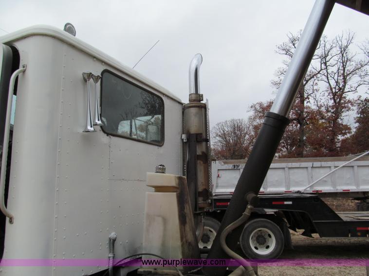 image for item E5704 1988 International 9300 SFA dump truck