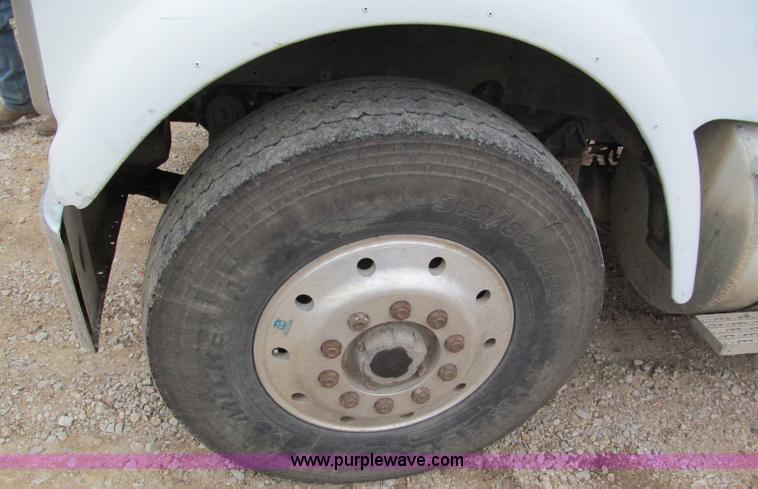 image for item E5704 1988 International 9300 SFA dump truck