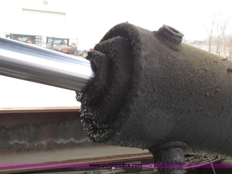 image for item E7032 1993 Ford F700 dump truck