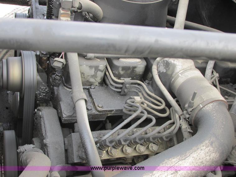 image for item E7032 1993 Ford F700 dump truck