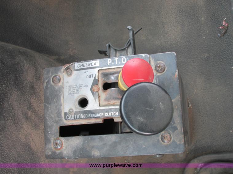 image for item E7032 1993 Ford F700 dump truck