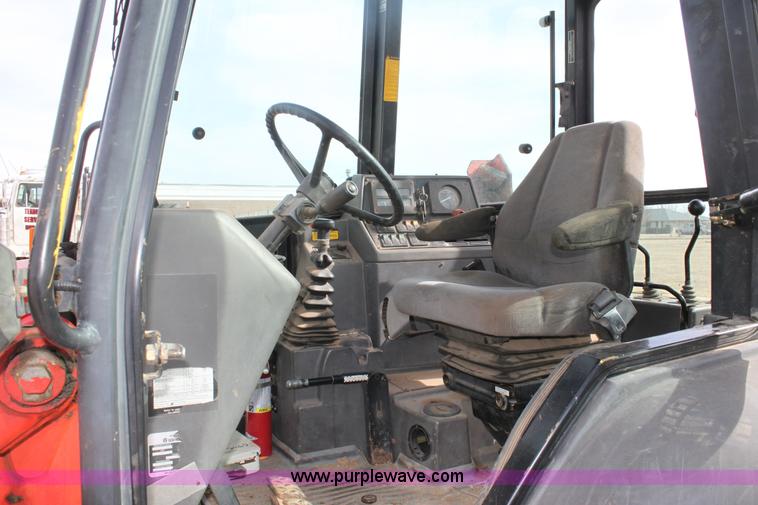 image for item E8431 1996 Ford 5550 backhoe