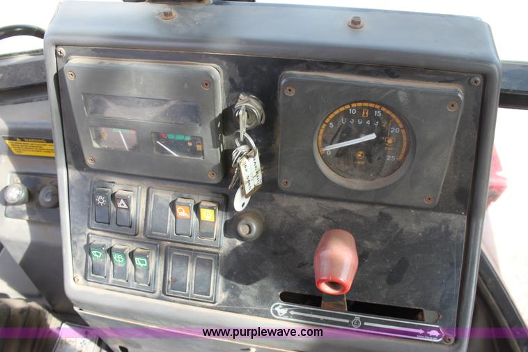 image for item E8431 1996 Ford 5550 backhoe