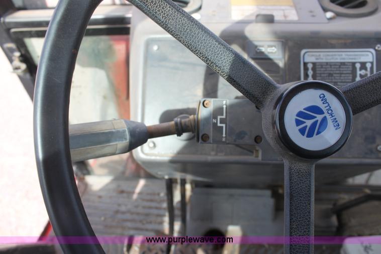 image for item E8431 1996 Ford 5550 backhoe