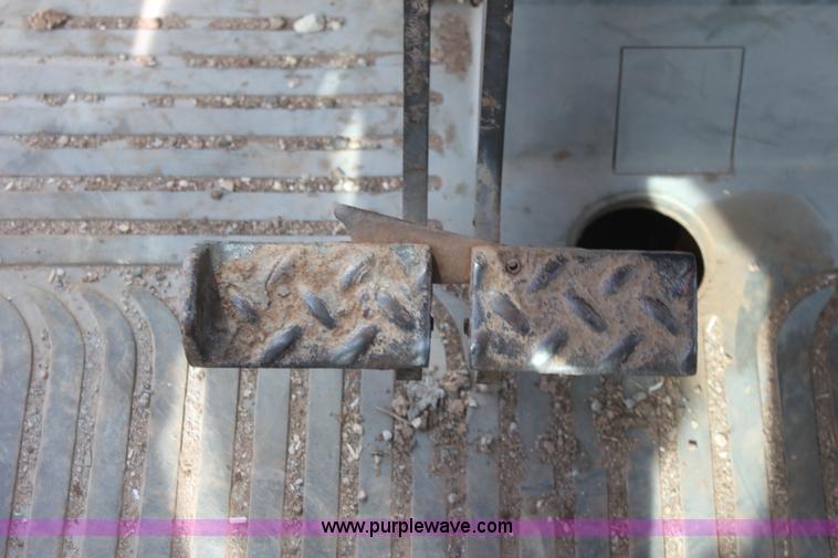 image for item E8431 1996 Ford 5550 backhoe