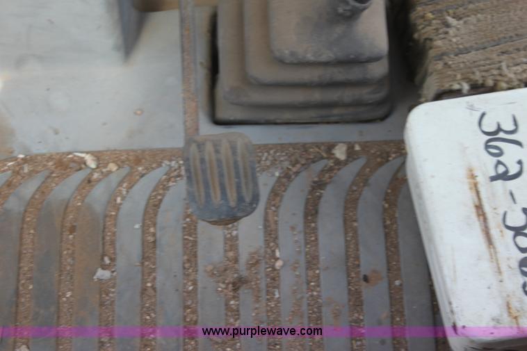 image for item E8431 1996 Ford 5550 backhoe