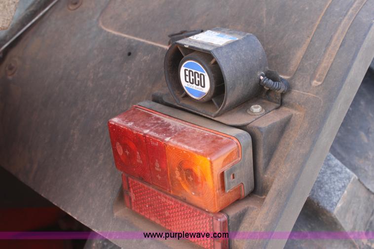 image for item E8431 1996 Ford 5550 backhoe