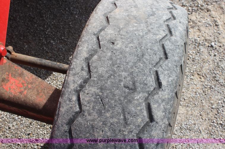 image for item E8431 1996 Ford 5550 backhoe