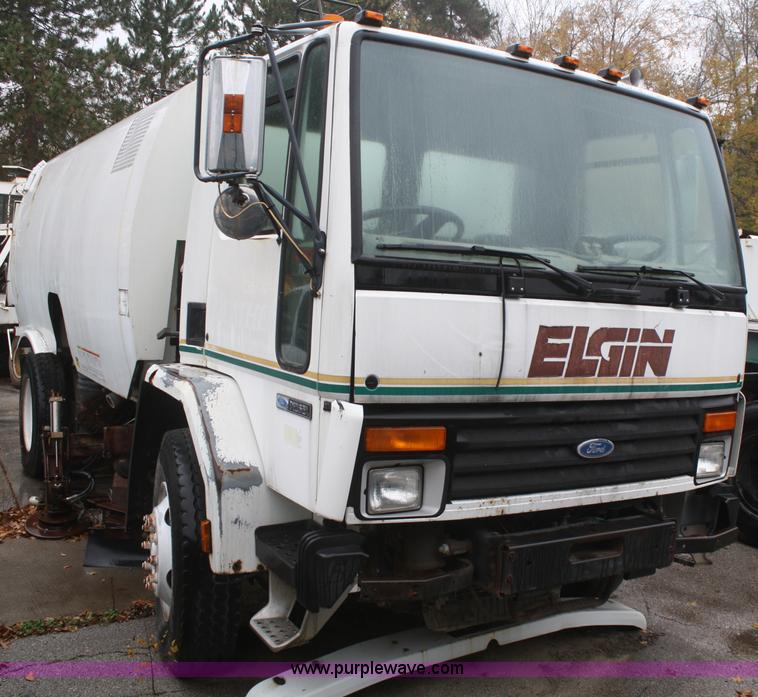 image for item F2511 1993 Ford Cargo 700 Elgin street sweeper