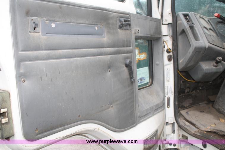 image for item F2511 1993 Ford Cargo 700 Elgin street sweeper