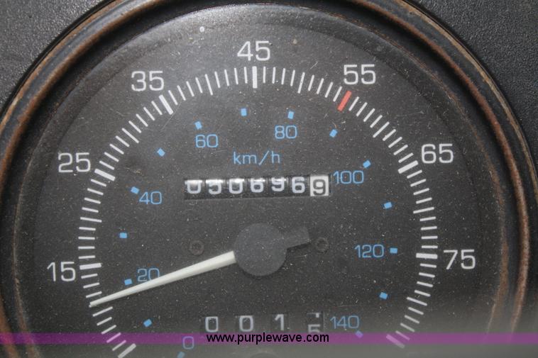 image for item F2511 1993 Ford Cargo 700 Elgin street sweeper