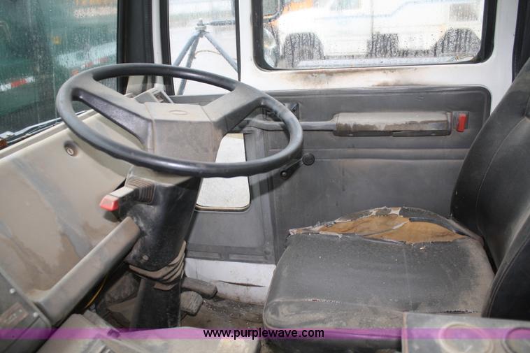 image for item F2511 1993 Ford Cargo 700 Elgin street sweeper
