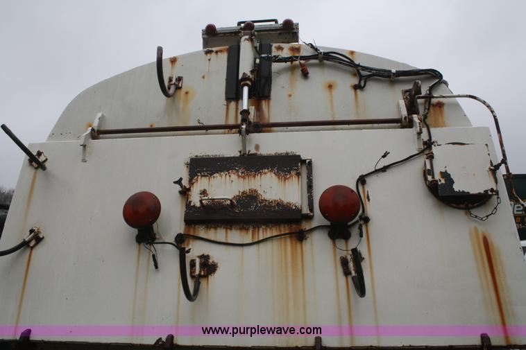 image for item F2511 1993 Ford Cargo 700 Elgin street sweeper