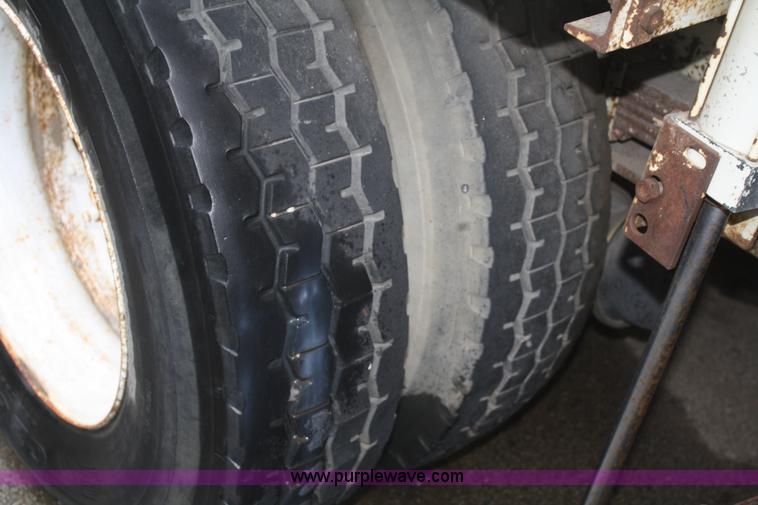 image for item F2511 1993 Ford Cargo 700 Elgin street sweeper