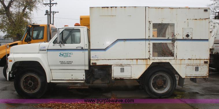 image for item F2750 1988 Ford 800 truck