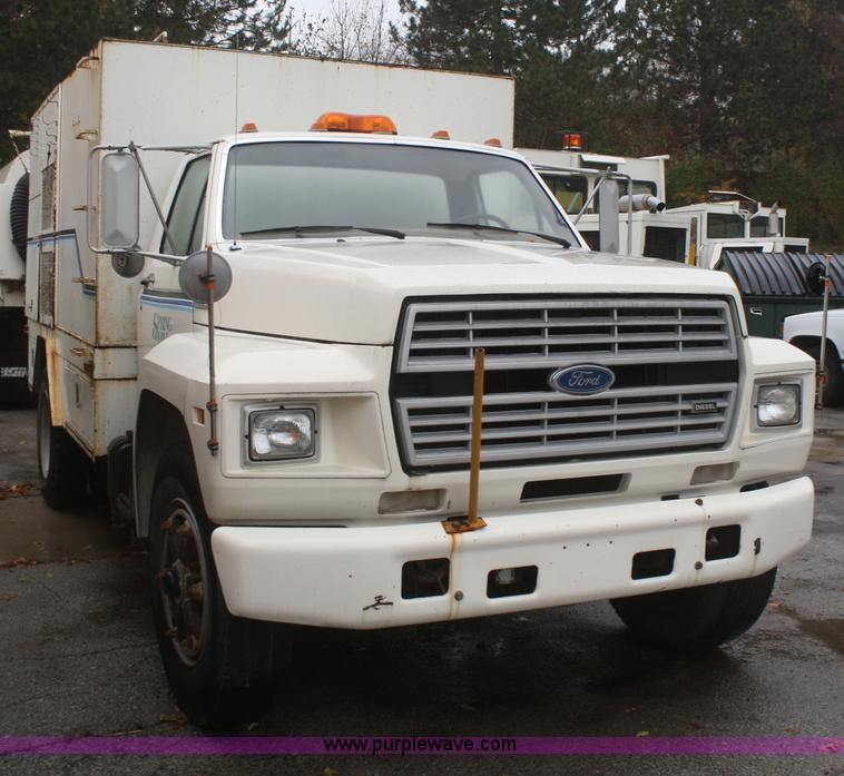 image for item F2750 1988 Ford 800 truck