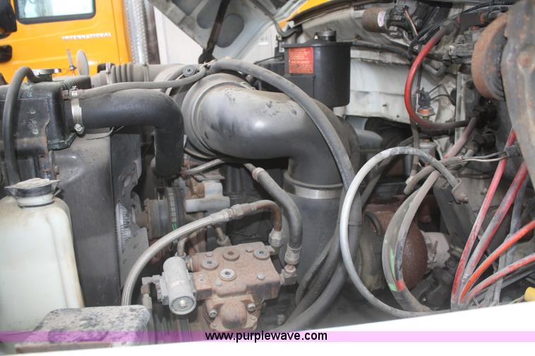 image for item F2750 1988 Ford 800 truck