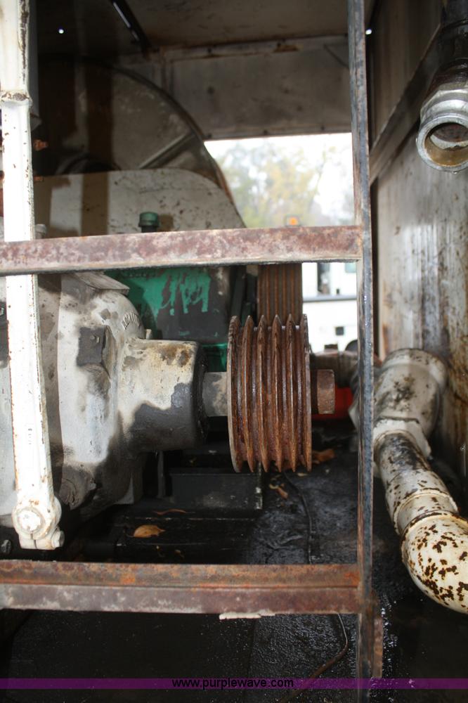 image for item F2750 1988 Ford 800 truck