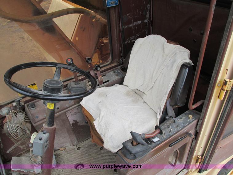 image for item F2822 1989 Case 1085B Cruz Air excavator