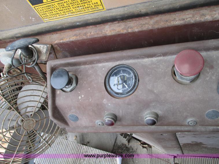 image for item F2822 1989 Case 1085B Cruz Air excavator