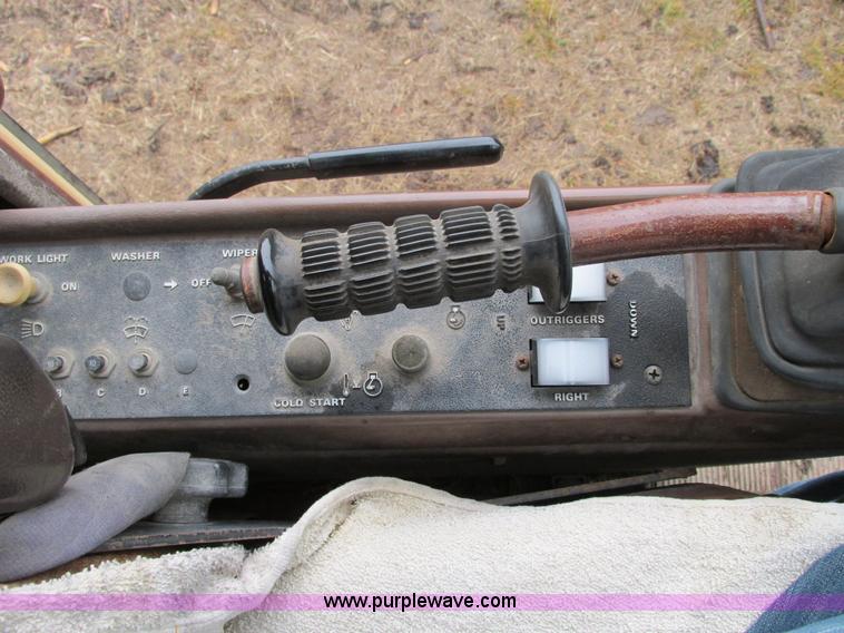 image for item F2822 1989 Case 1085B Cruz Air excavator