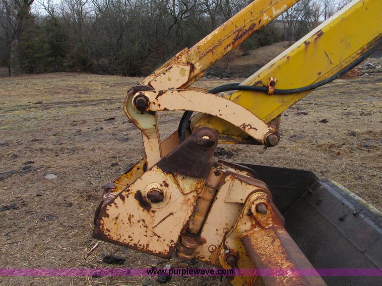 image for item F2822 1989 Case 1085B Cruz Air excavator