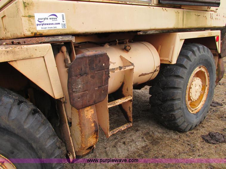 image for item F2822 1989 Case 1085B Cruz Air excavator