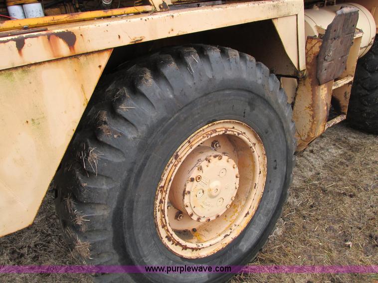 image for item F2822 1989 Case 1085B Cruz Air excavator